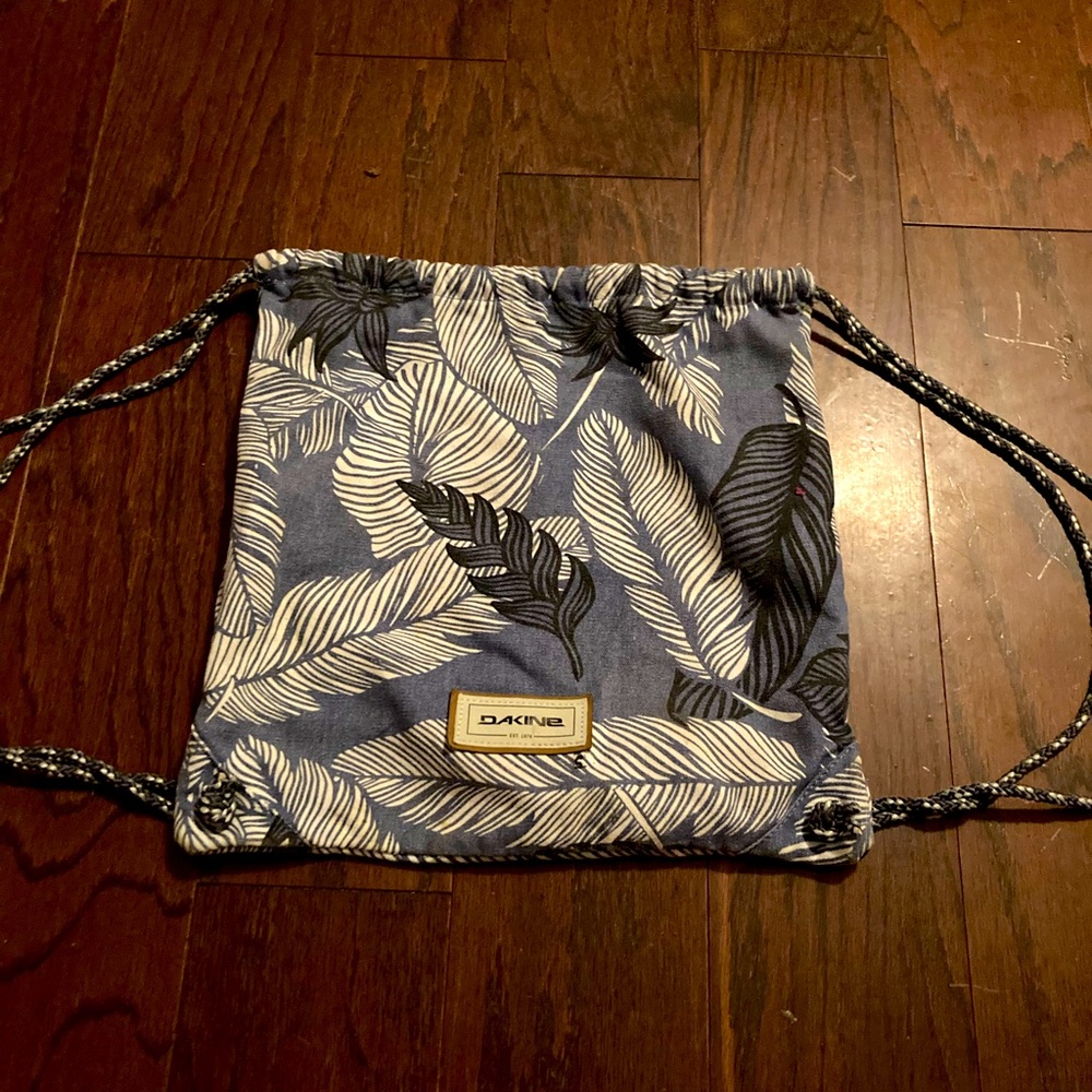Dakine bag